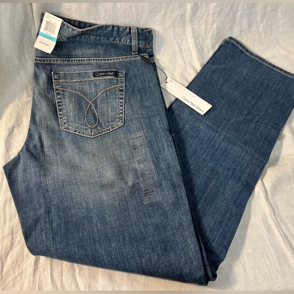 Calvin Klein, skinny jeans sits at waist